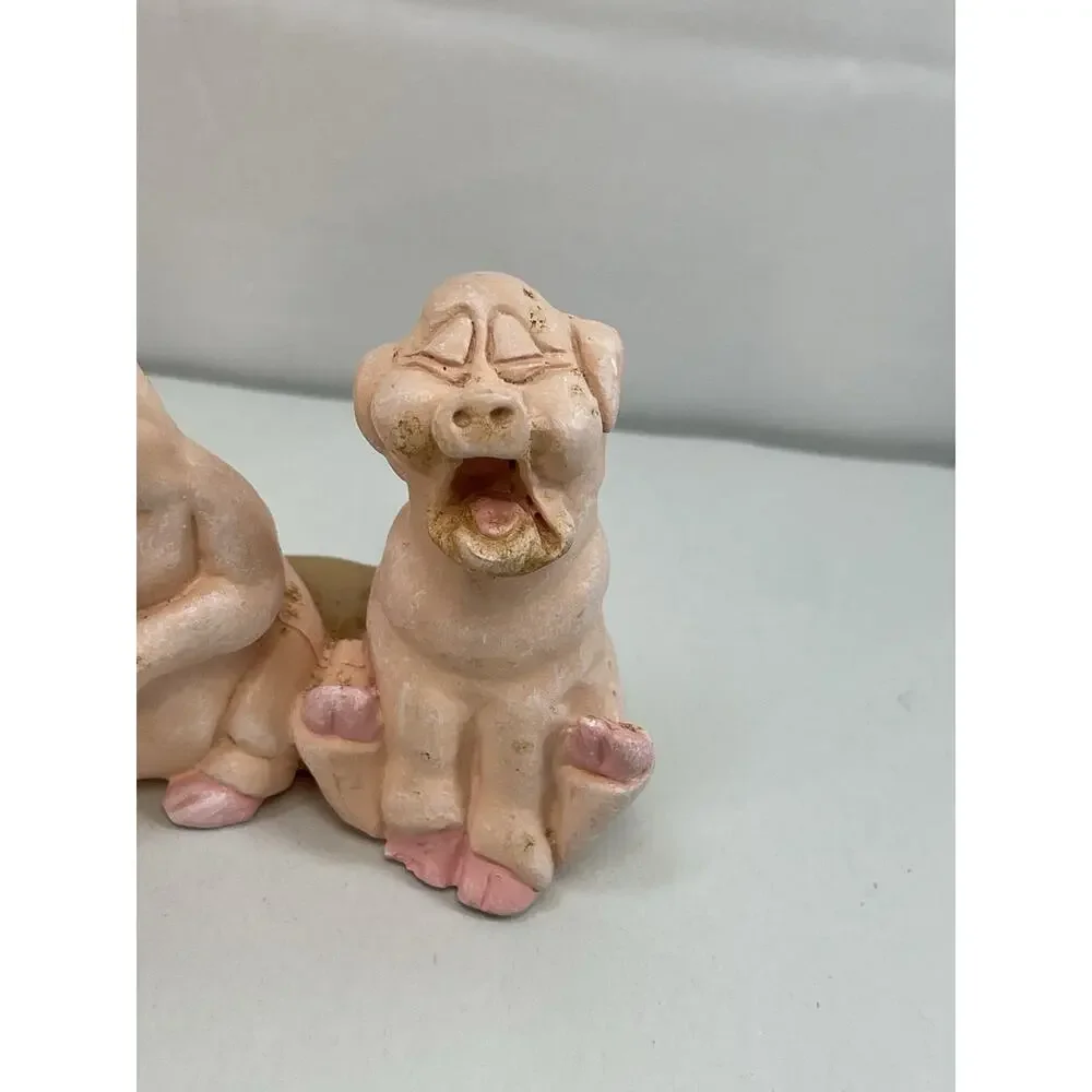 1999 Decorative Pig Figurine Five Pigs Sitting on Bench